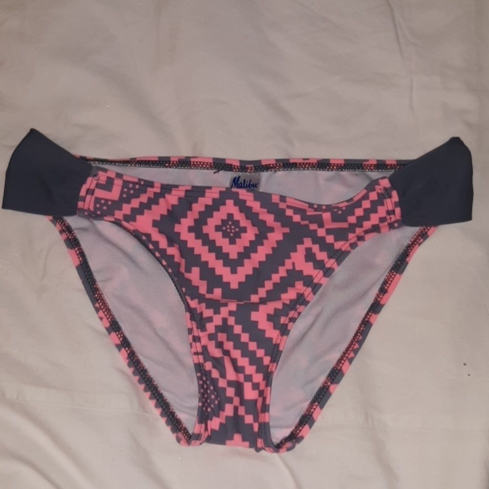 New Malibu Dream Girl‎ Bikini Bottoms M Pink/Grey